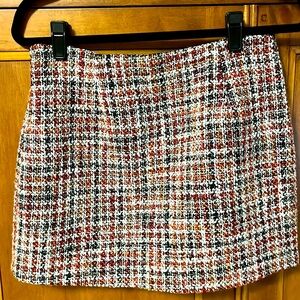 Steve madden Tweed Skirt. Size 8 . Side zipper.